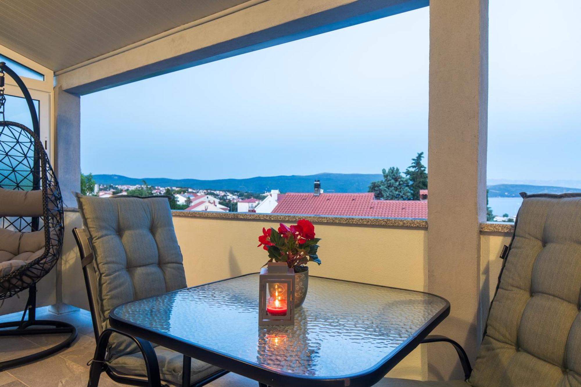 Tina With Seaview Apartment